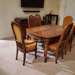 Dining Set with Hutch 