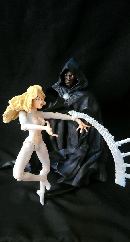Marvel Select Cloak and Dagger Figures