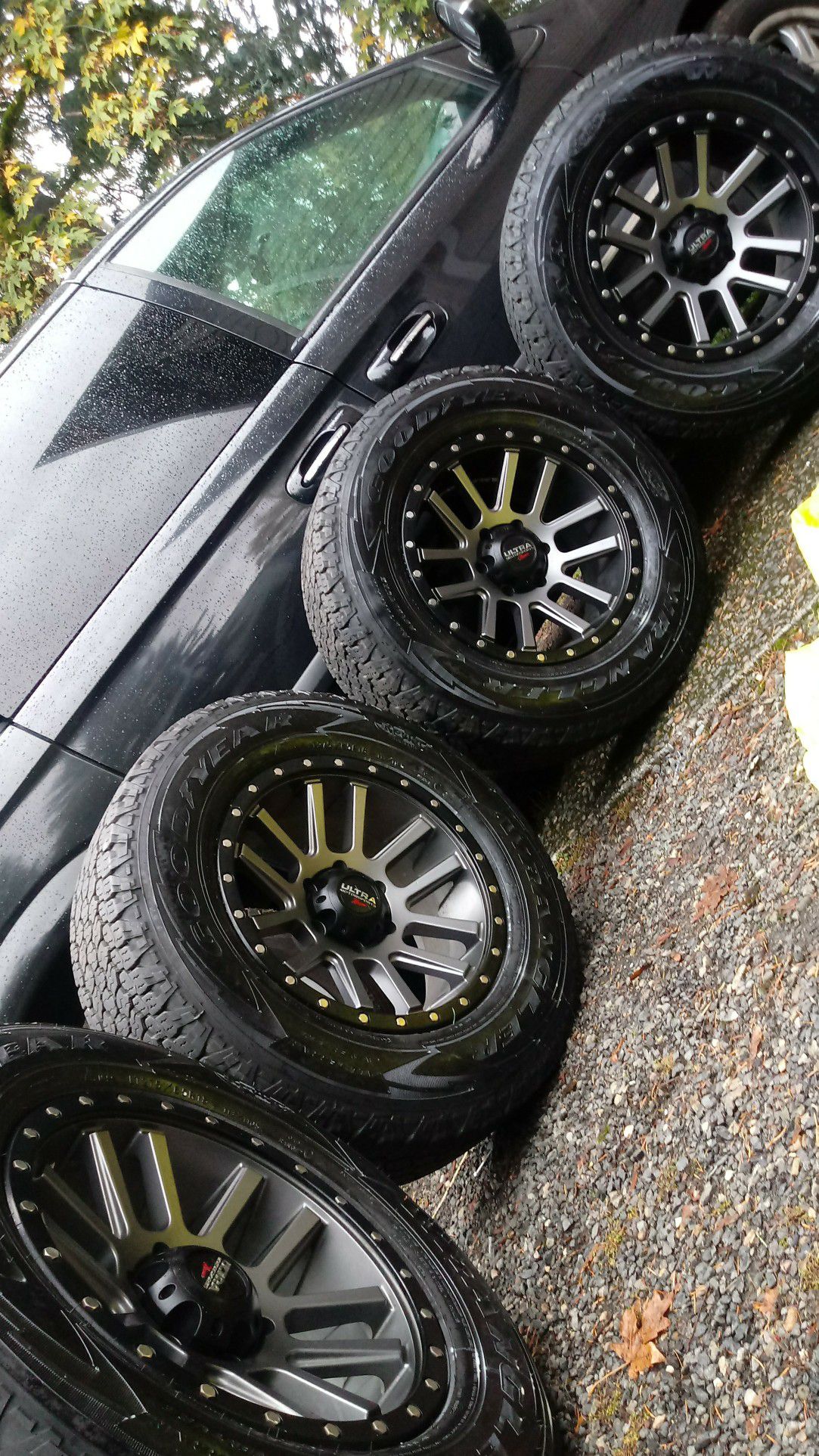 LT275/65R18 wheels/tires 6holes Chevy, Nissan, Toyota