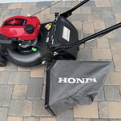 Honda  HRN 216 Self Propelled 21” Lawn Mower Lawnmower
