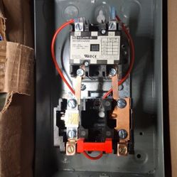 Square D 8911DPSG42V09 Definite Purpose Magnetic Motor Starter. 