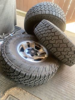 Toyota Tacoma /4runner RIMS AND TIRES