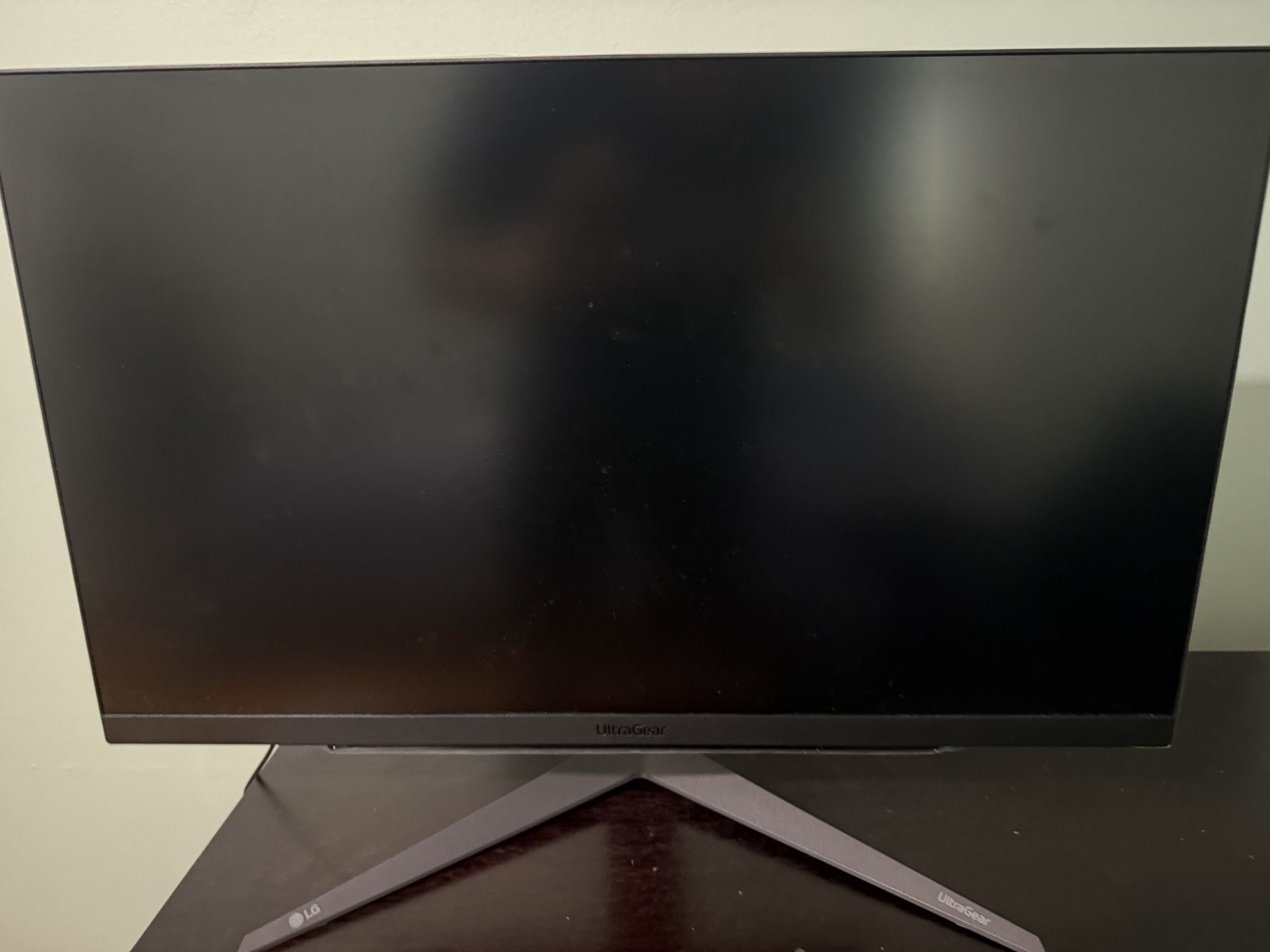 🖥️ LG UltraGear 27” QHD 240Hz Gaming Monitor – Like New!