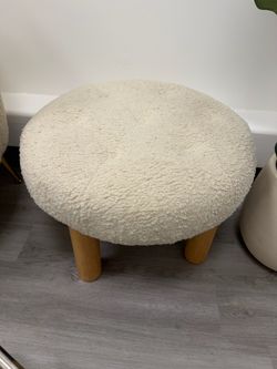 Wooden leg Stool