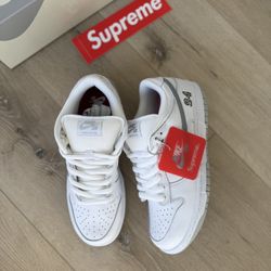 Supreme SB Nike Dunk White