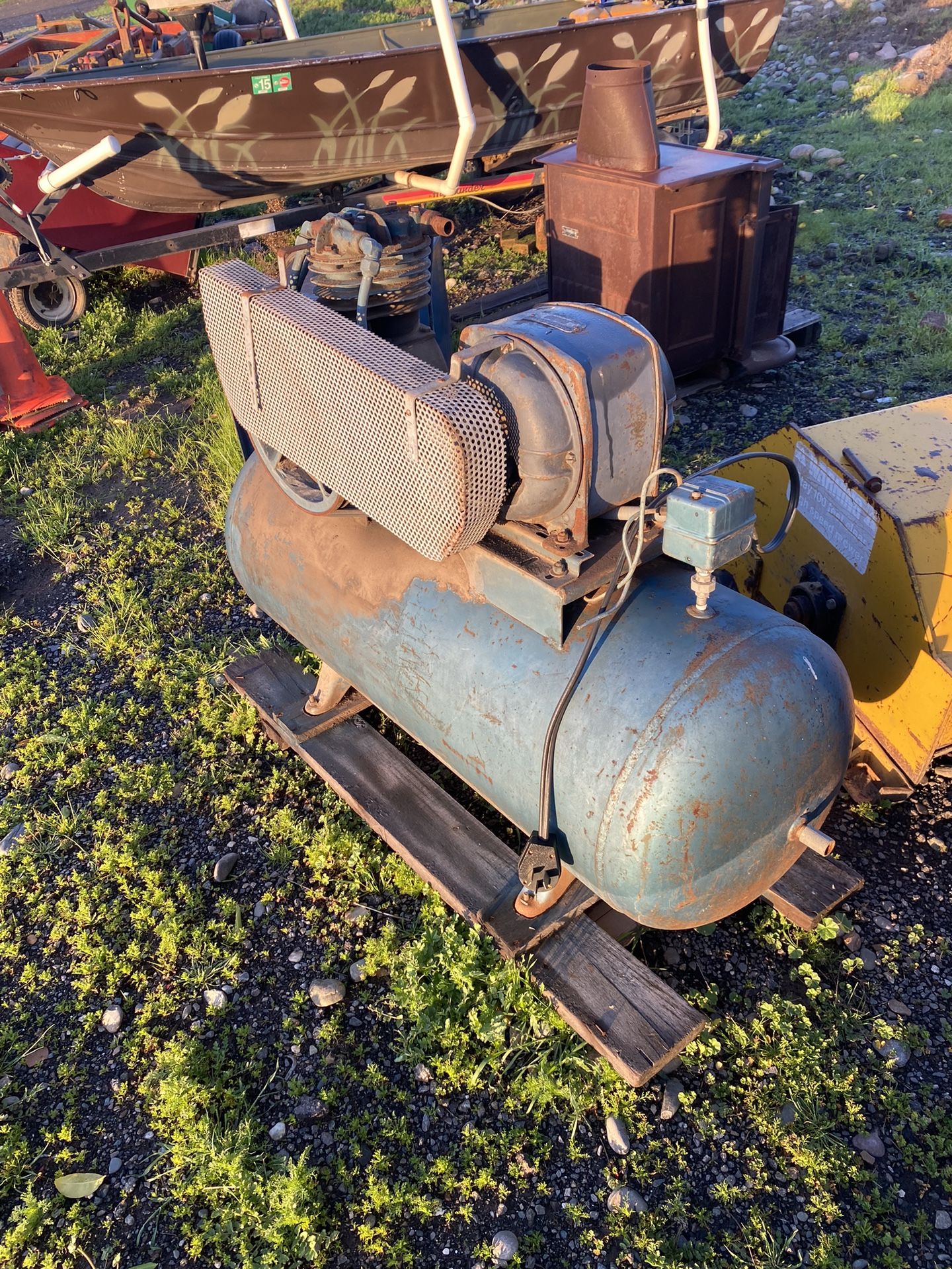 Air Compressor General Electric Runs Great