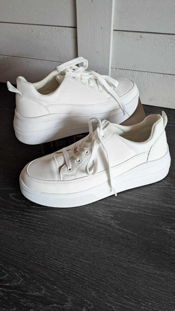 NEW White Sneakers Size 10