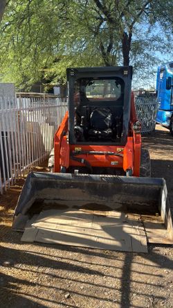 Kubota skid steer