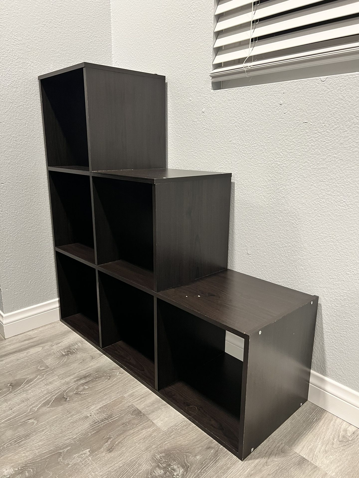 3-2-1 Cube Book Shelf