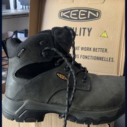 Keen utility work or snow boots