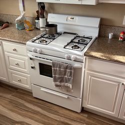 Frigidaire Gas stove 30 In GE LG Samsung 