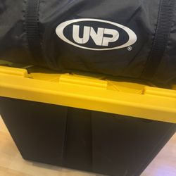 **NEW**.    UNP Tents 6 Person Waterproof Windproof