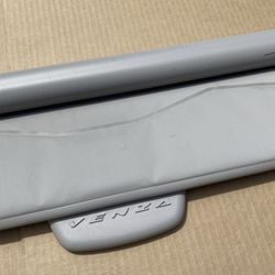 Venza Cargo cover 2009-2015