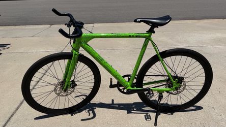 Brand Nee Electric Road Bike - 3 miles
