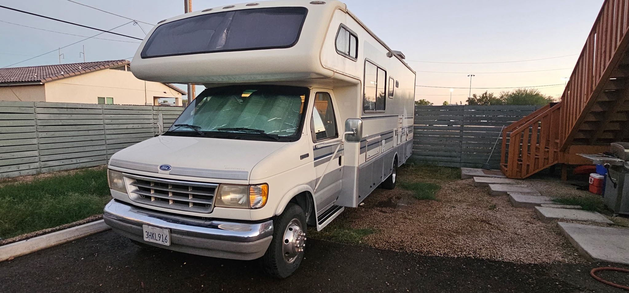 Ford E-350 Camper (Classic)