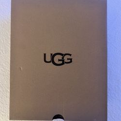 UGGS CLASSIC ULTRA MINI PLATFORM KIDS SIZE 6