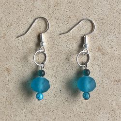 🦋 Pretty turquoise & silver hoop beaded earrings