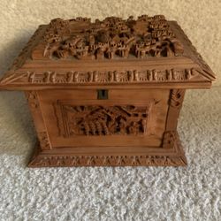 1900s Hand Carved Chinese Canton Box with original key