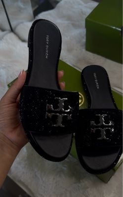 Hermosa sandalia con brillo ✨