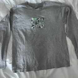 DC Long Sleeve large Youth T-Shirt