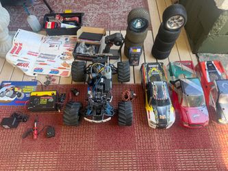 Traxxas T-Maxx 2.5 Nitro Monster Truck- 4910 w/ Extras