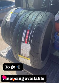 305/35/20 Nitto r2