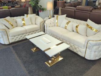 BEAUTIFUL COUCH AND LOVESEAT SET NEW
