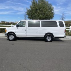 2004 E350 passenger van clean title runs great