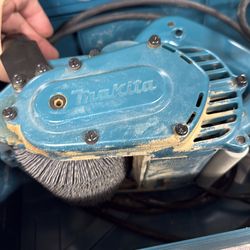 Makita wire brush machine