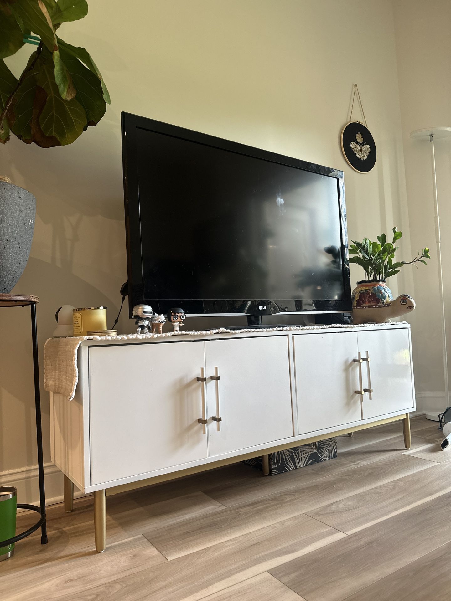 Contemporary white TV Stand With Storage