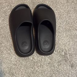 Yeezy Slides, Size 10 Men