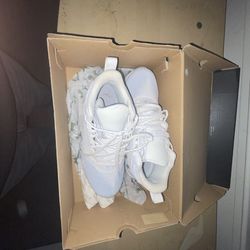 Football cleats brand new underarmor