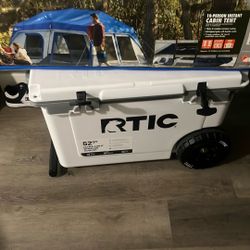 RTIC Cooler And Tent For 10 People 