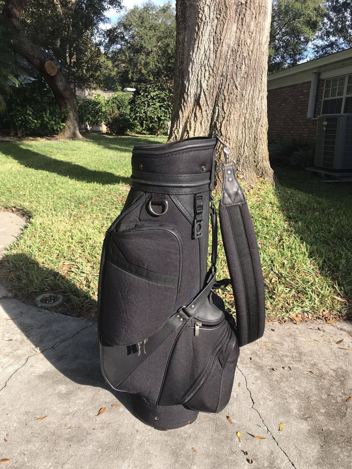 Black Golf Bag