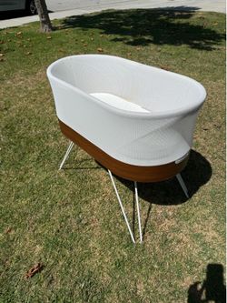 Happiest Baby SNOO Smart Sleeper Bassinet – Good Used Condition