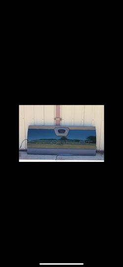 2004 Chevy Avalanche Tail Gate