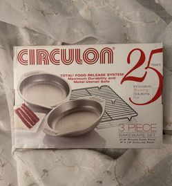 Circulon 3 piece baking set