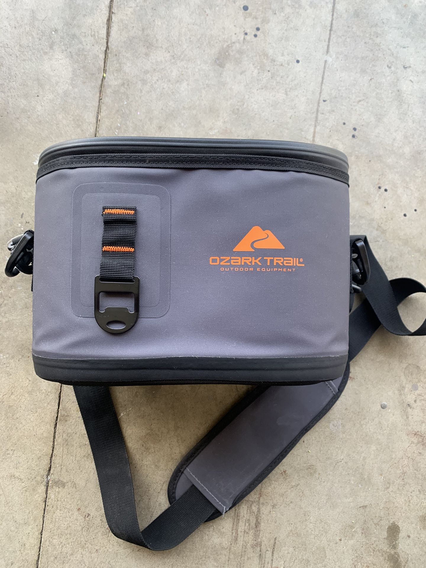Ozark Trail 6-Can Premium Cooler with Heat-Welded Main Body