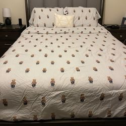 Queen Bed 