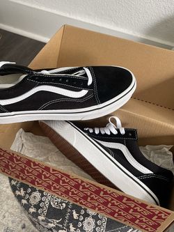 Vans Old Skool sneakers in classic black and white