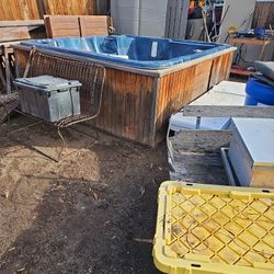 Free Non-working Hot Tub