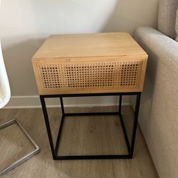 2 LIVING ROOM SIDE TABLES