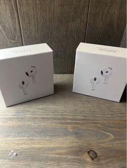 Air Pods 4s Brand New Never Been Open Throw Offers ✅