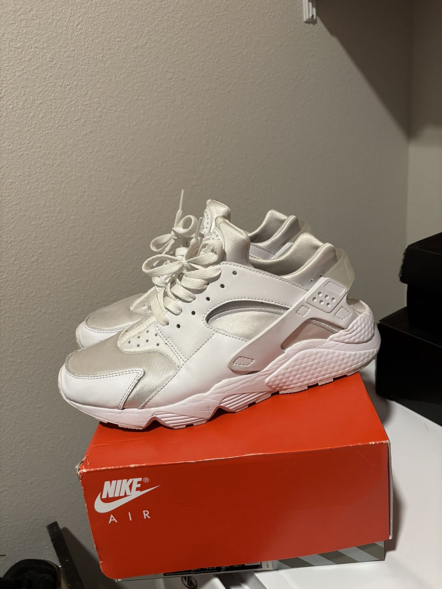 Nike Air Huarache Size 10