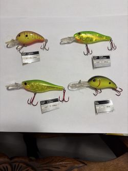 4 Crankbait Fishing Lures Lot Chartreuse Colors OBO