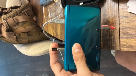 Nintendo 3DS Bundle – Blue – Charger, Stylus & 5 Games