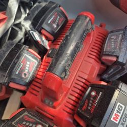 Cargador De 6 Pilas No Incluye Pilas