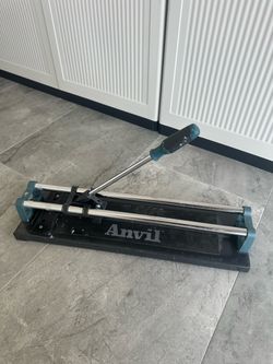Tile cutter