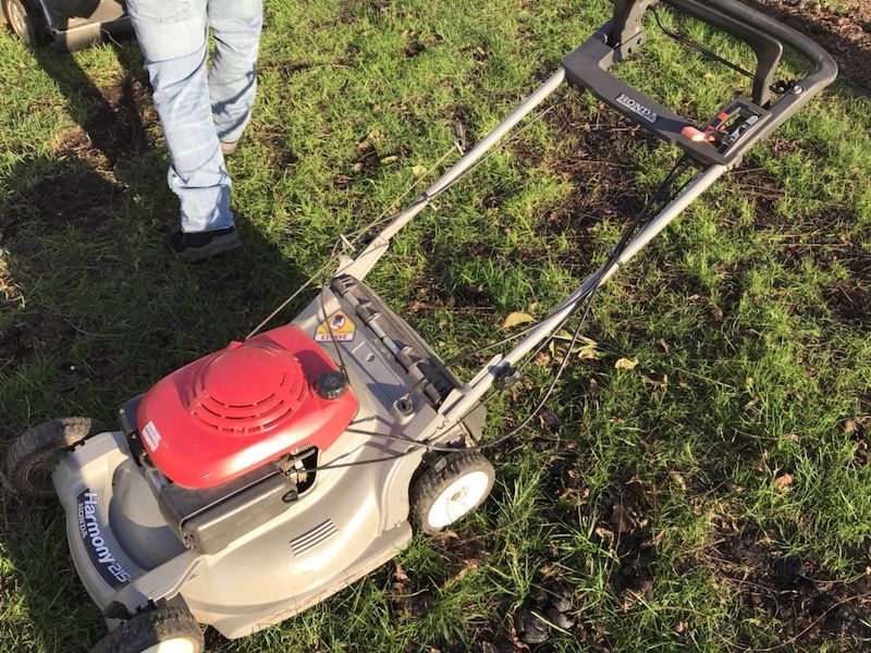 Honda harmony hrt215 self propel lawn mower