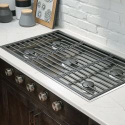 Wolf 36” Contemporary Gas Cooktop 